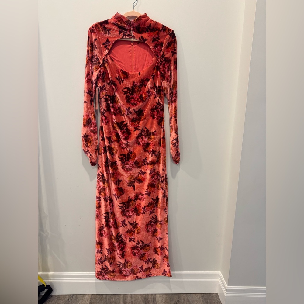 Floral Cutout Pink Dress - Picture 3 of 9